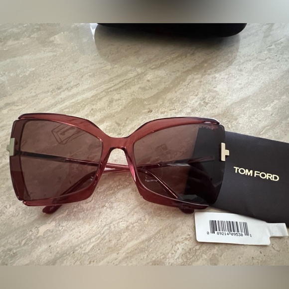 Tom Ford GIA FT 0766 TRANSPARENT RED/PINK LIGHT BROWN 63/19/135 women Sunglasses - Picture 8 of 11